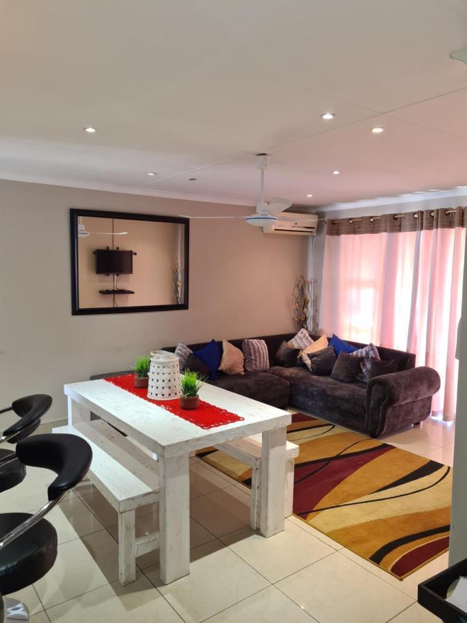 Durban Beach Getaway - Summersands, Inverter For Load Shedding, Free Wifi & Free Parking Exterior photo