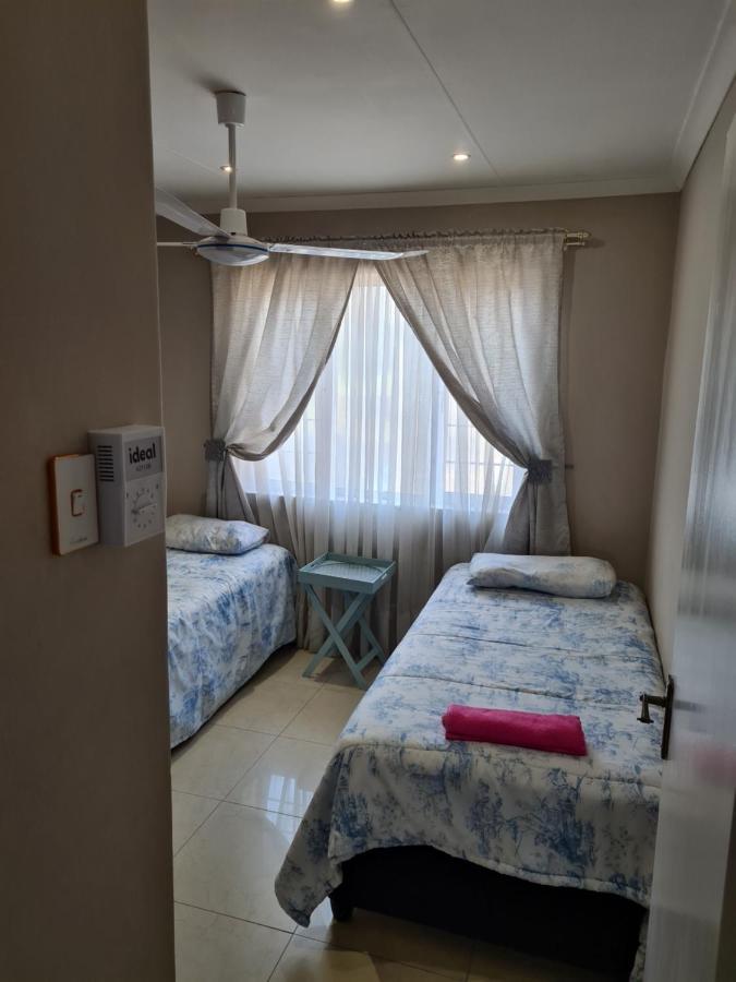 Durban Beach Getaway - Summersands, Inverter For Load Shedding, Free Wifi & Free Parking Exterior photo